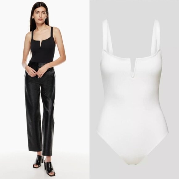 Aritzia Babaton WHITE lowercase v-neck notch bodysuit size XSmall - Picture 2 of 11